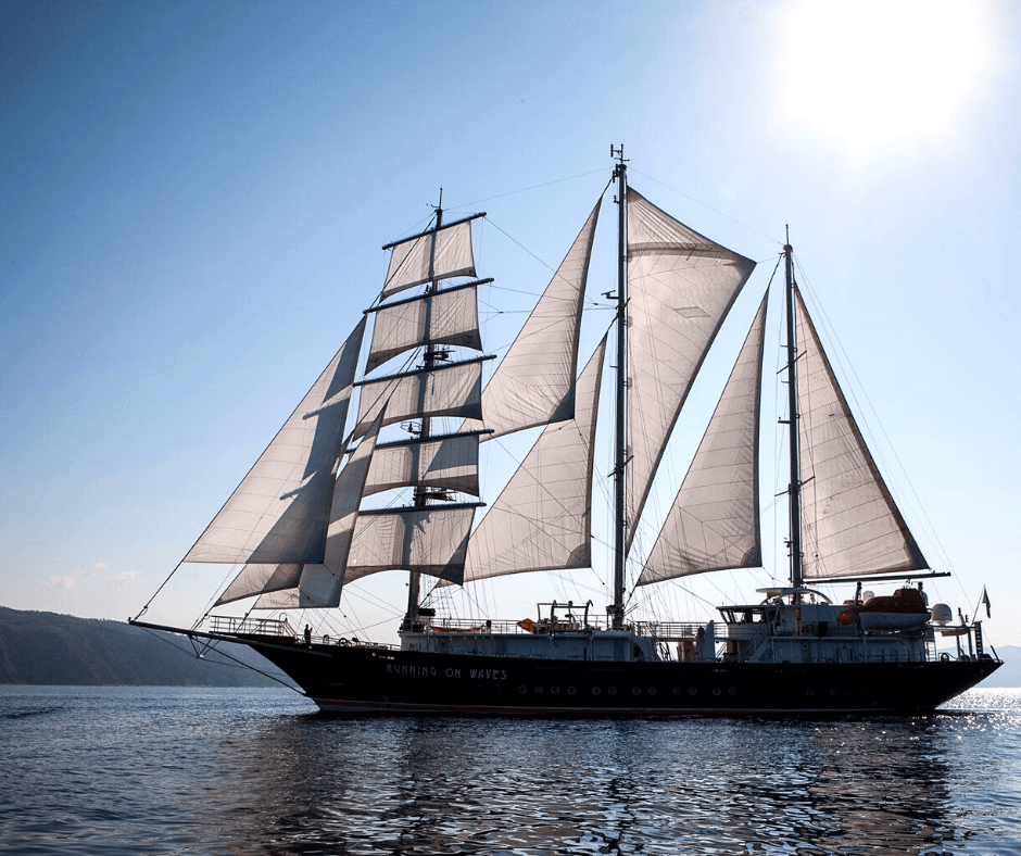 Segelyacht Segelschiff Running on Waves Athen