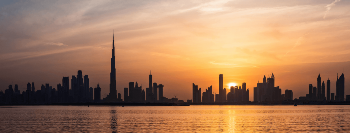 Die schöne Skyline von Dubai die Sie bei Ihrer Dubai Reise in 2024 bestaunen können.