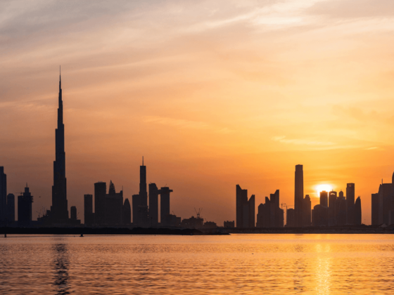 Die schöne Skyline von Dubai die Sie bei Ihrer Dubai Reise in 2024 bestaunen können.