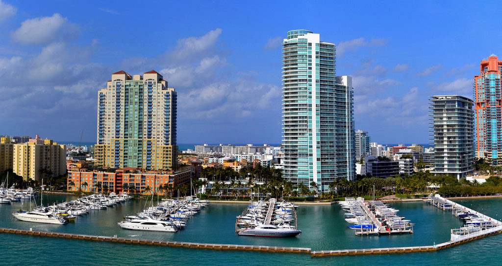 A Boat In Miami To Discover Its Hidden Corners Click S Blog Miami Beach Marina