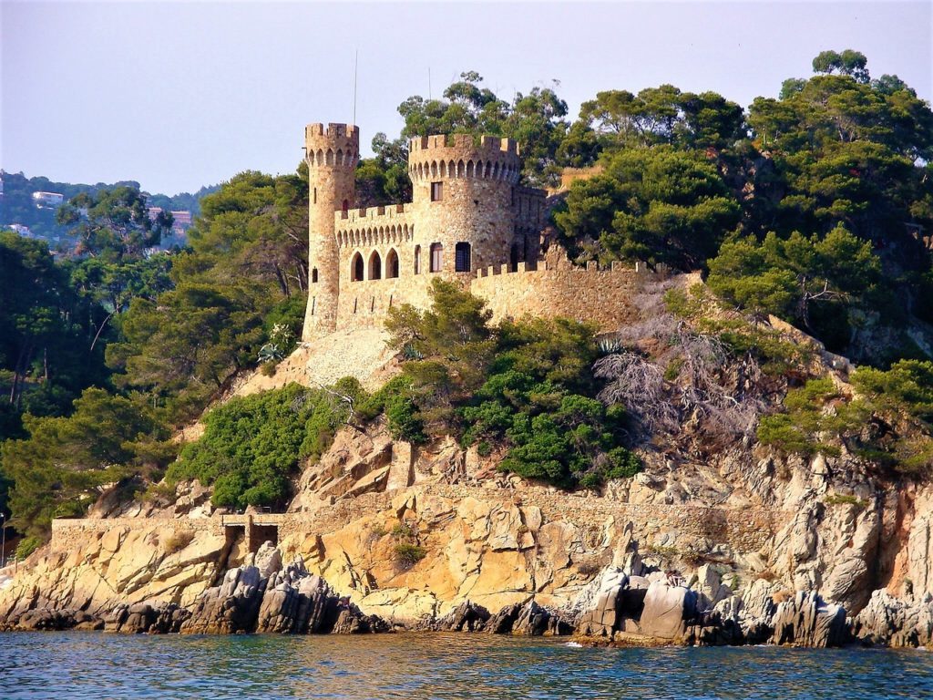 Sailing in Costa Brava