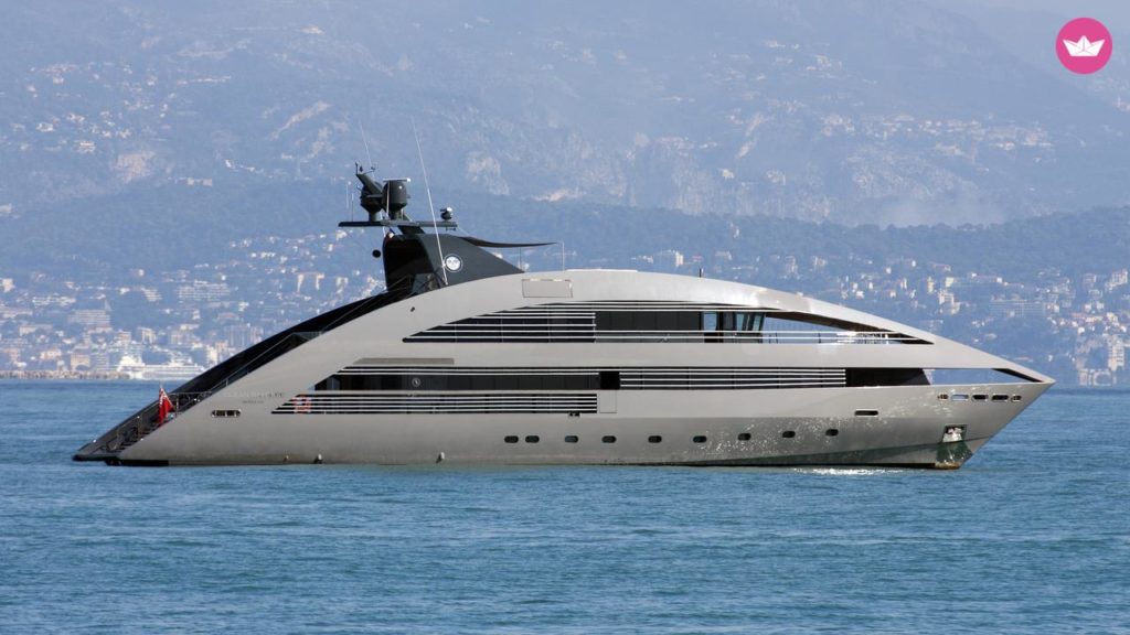 luxury yacht charter