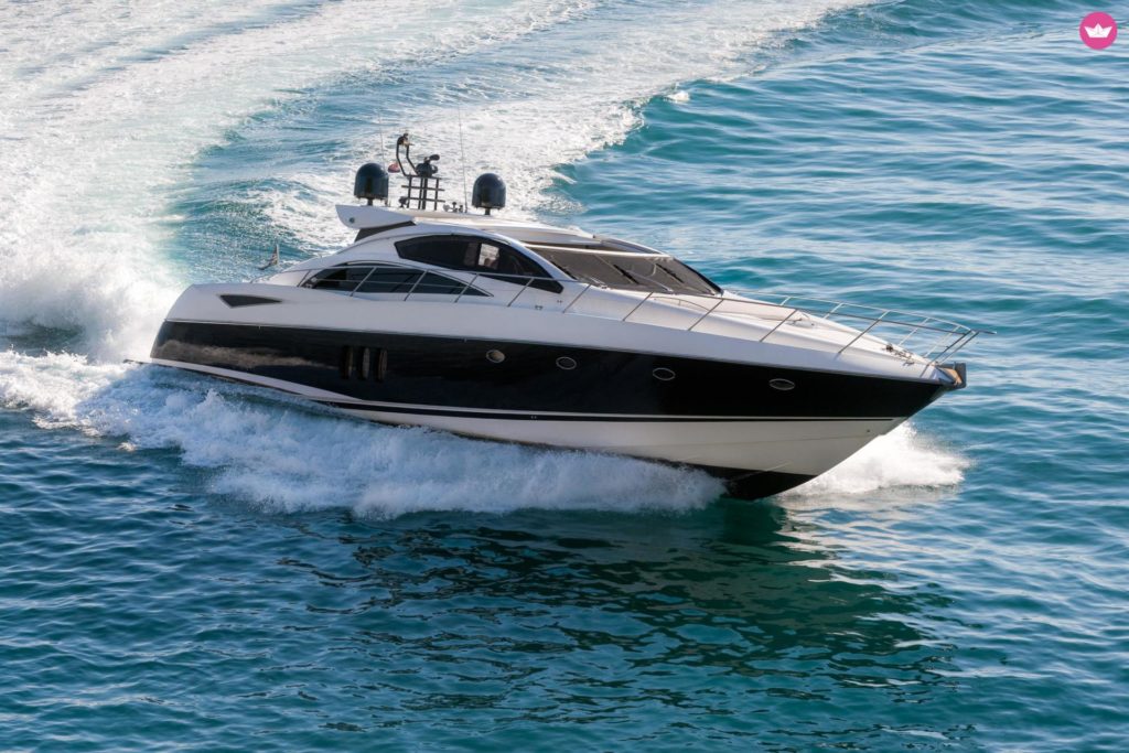 Rent a luxury yacht La Spezia