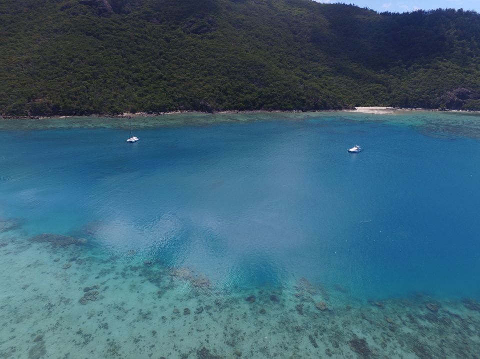 hire a boat in Whitsunday Islands