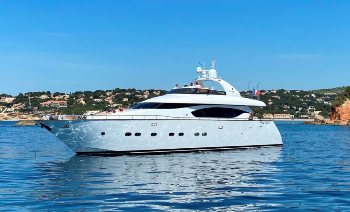 Luxury yacht charter in Marseille