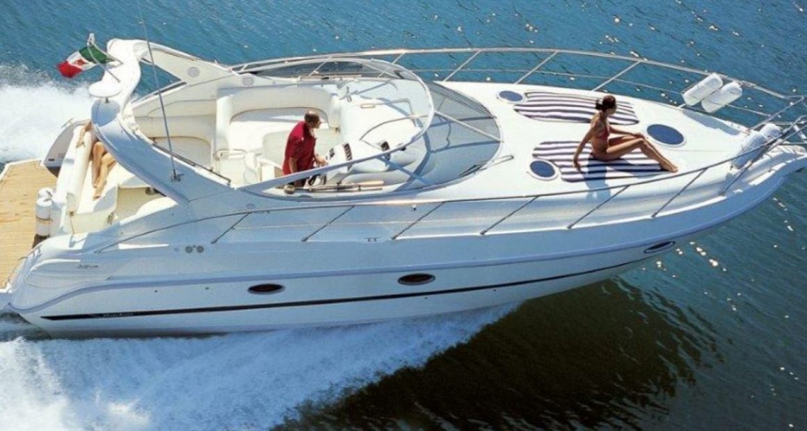 a luxury motorboat in Mallorca for Mothers day