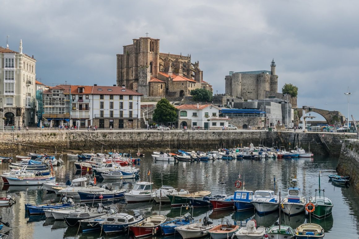 Imagen del puerto de Castro Urdiales, Cantabria. 