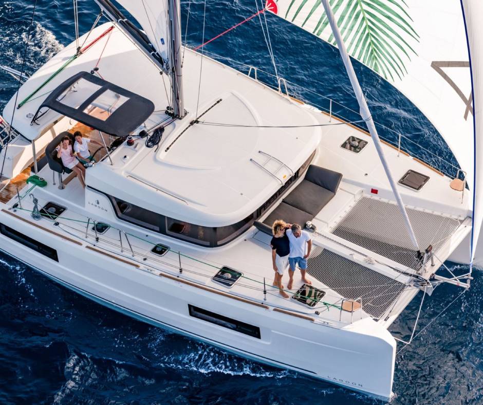 Disfruta de la Copa América desde un Catamarán para 12 personas