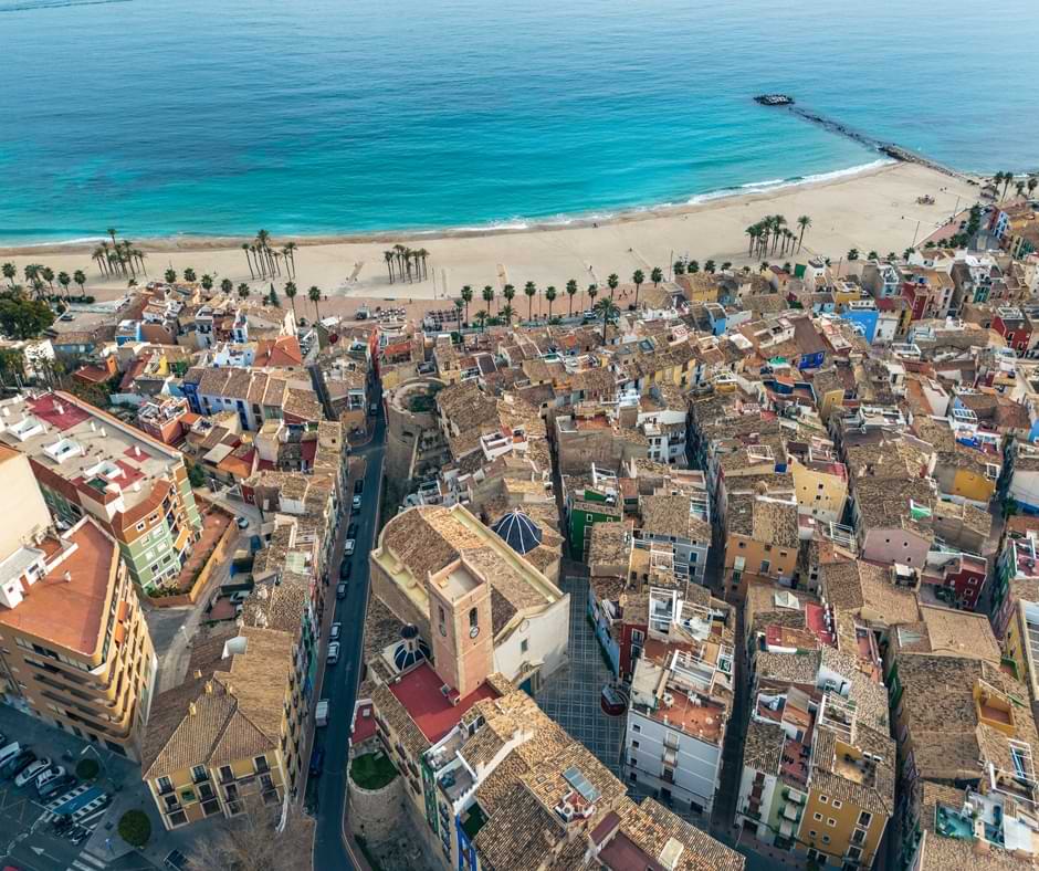 Ciudad de Villajoyosa, al norte de Alicante
