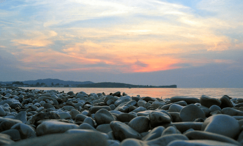 spiaggia al tramonto