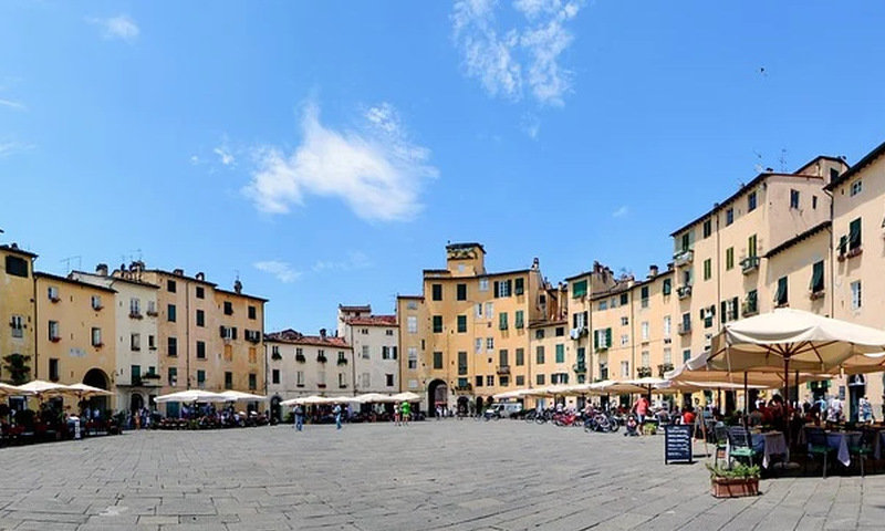 Centro Lucca Toscana