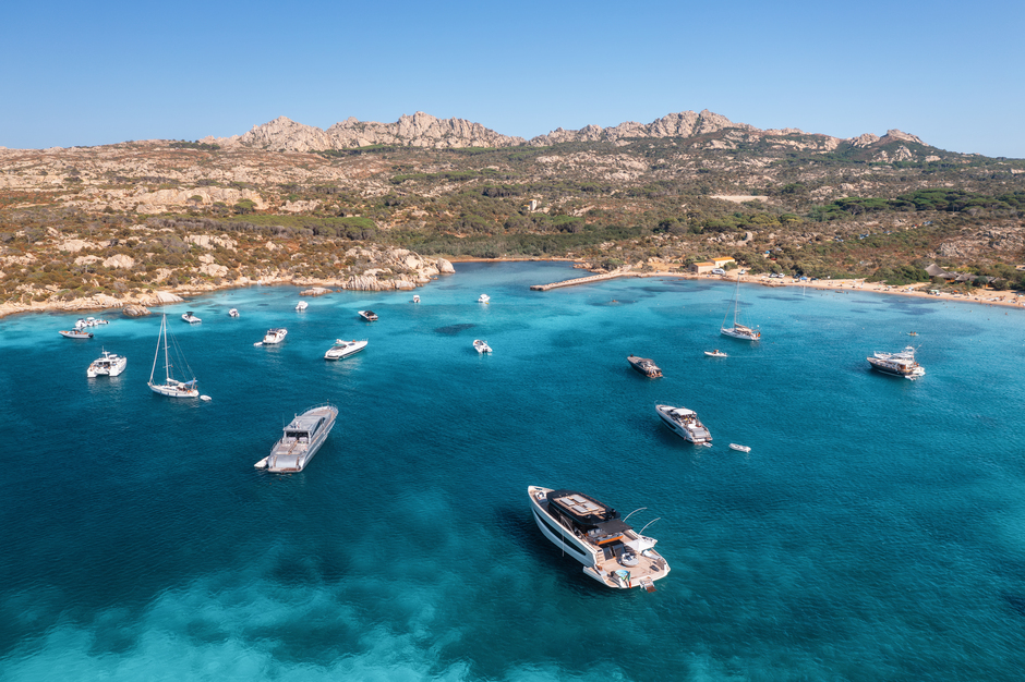 Yacht e barche a noleggio in sardegna