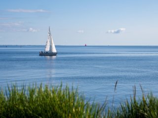 scorcio su barca a vela a noleggio