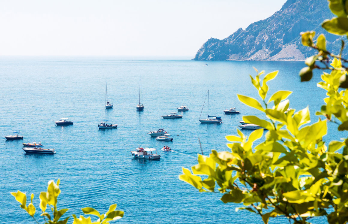 Scorcio di barche e yacht a noleggio