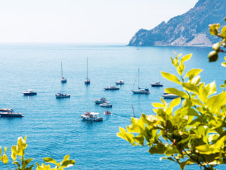 Scorcio di barche e yacht a noleggio