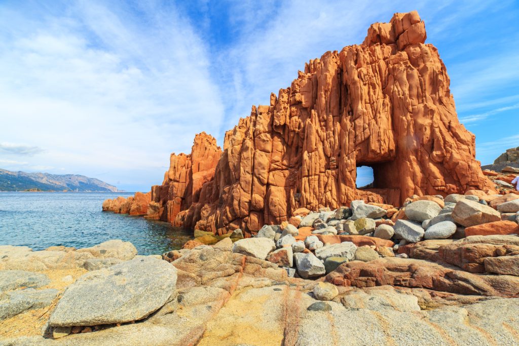 Wyspa Sardynia Czerwone skały