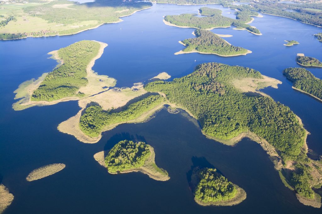 mazurskie jeziora wyspy