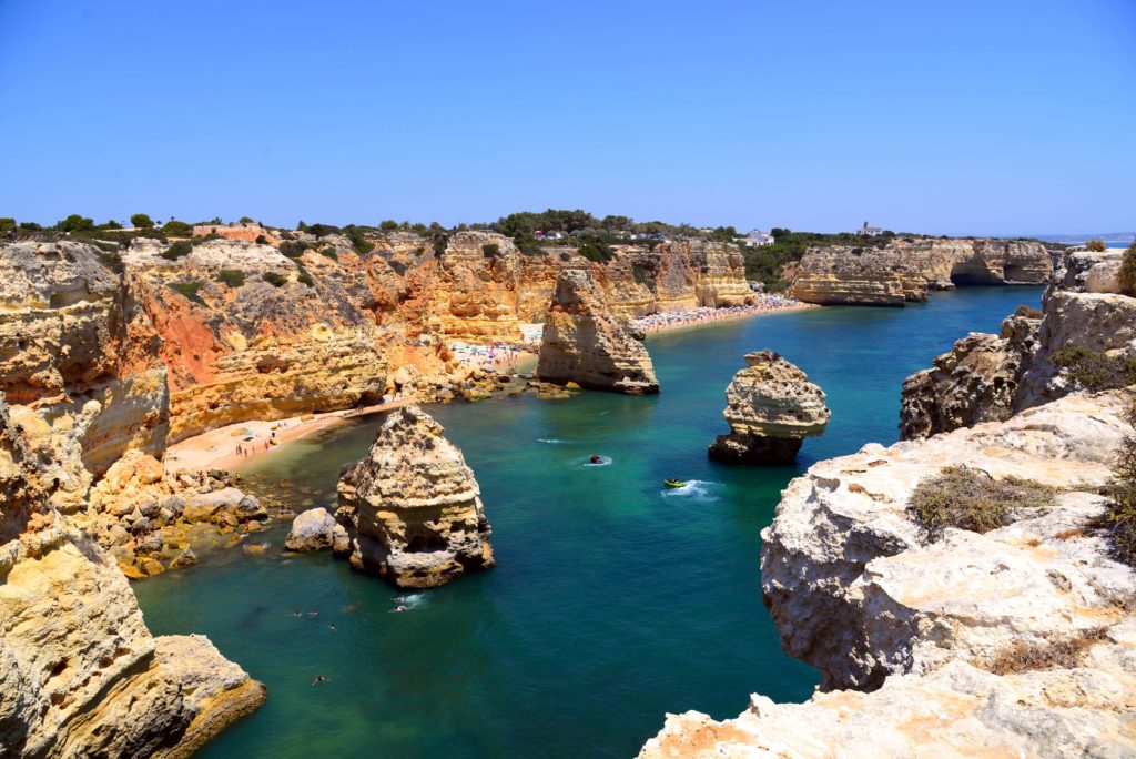 wybrzeże klify Portugalia czarter jachtów