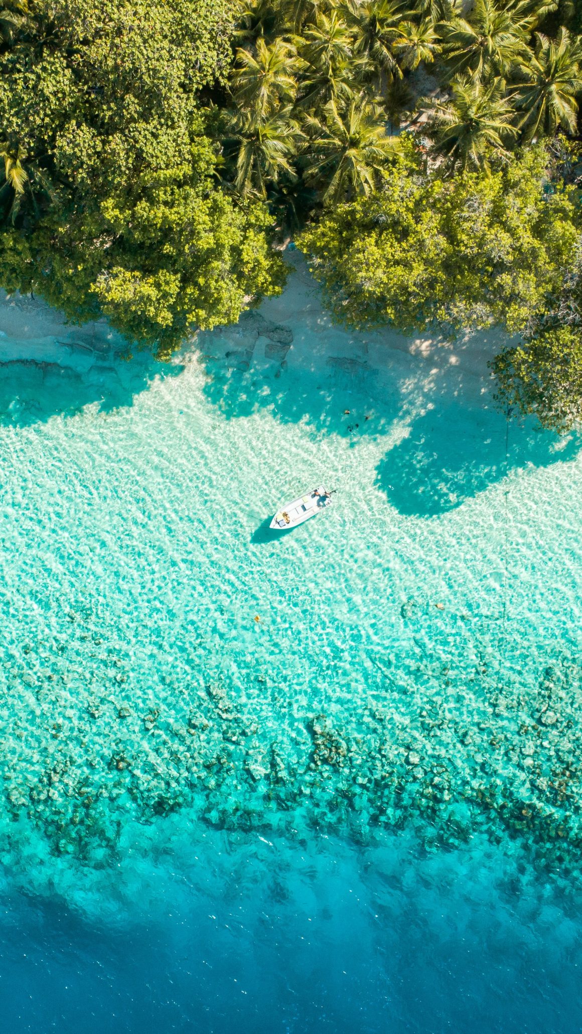 Nenhuma lista de ilhas paradisíacas estaria completa sem as Maldivas! Descubra quantas conseguir a bordo do seu próprio barco!