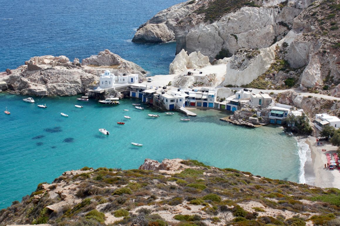 Alugar um iate na Grécia significa se presentear as férias da sua vida!