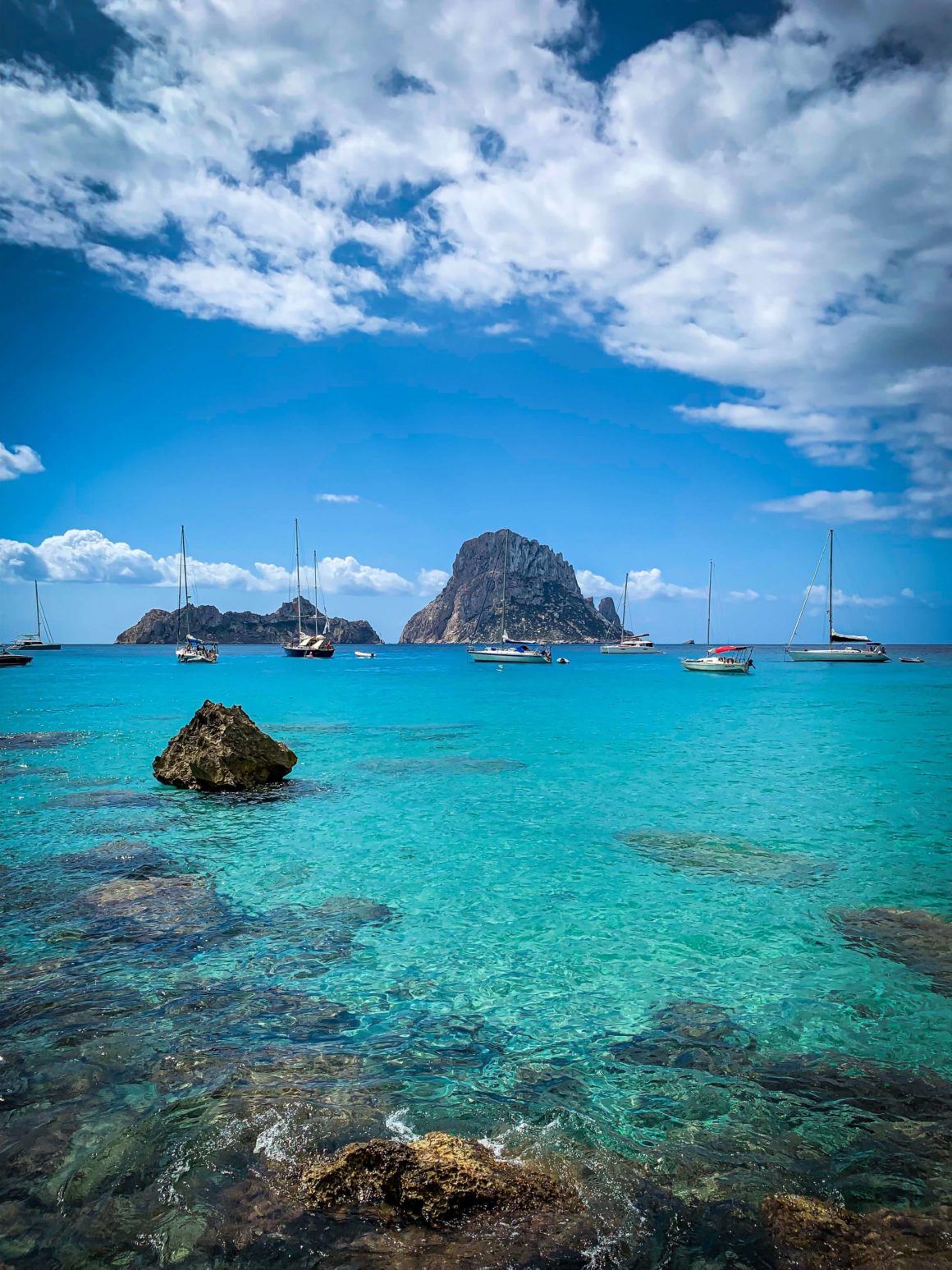 Experimente o mar mundialmente famoso de Ibiza