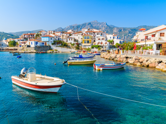 Explore as mais belas ilhas gregas com a Click&Boat