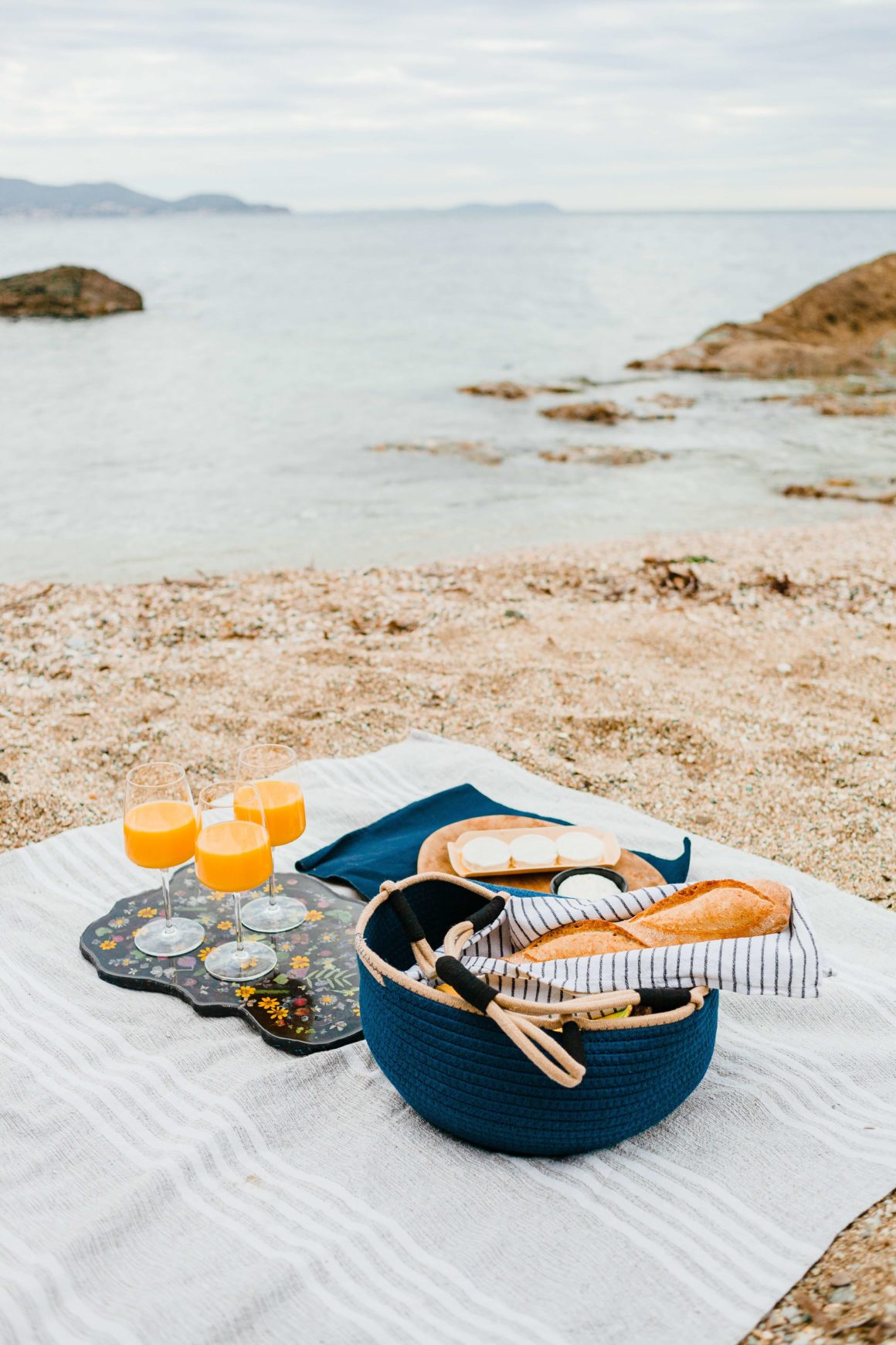 Aproveite as suas férias na praia com um delicioso piquenique