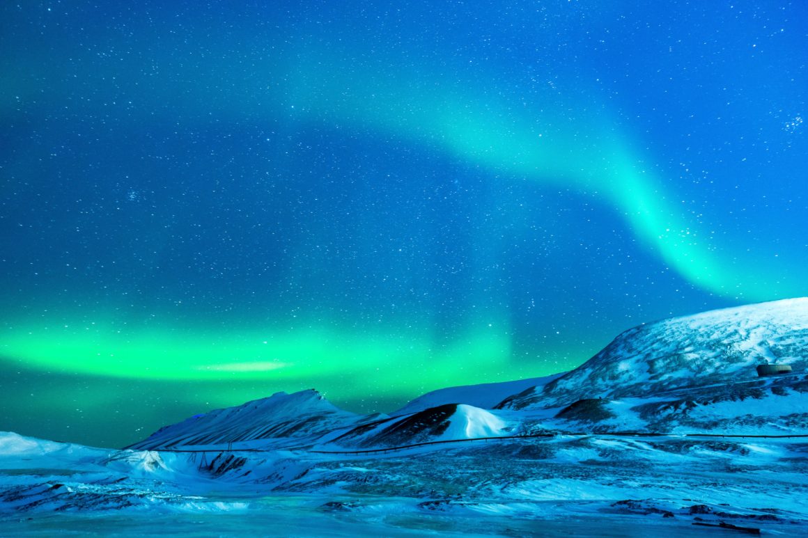 Naviguer en Norvège pour voir les aurores boréales.