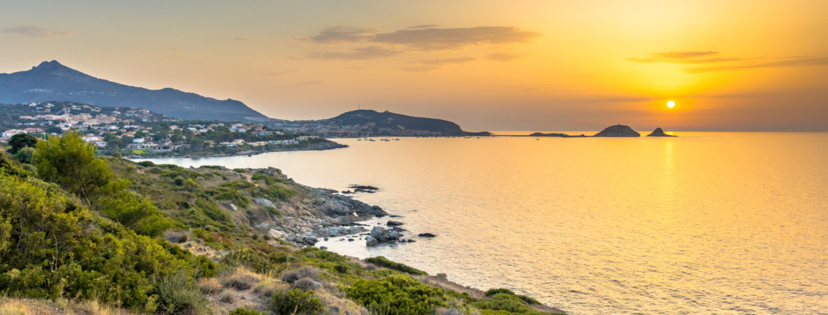 Location bateau Ajaccio avec coucher de soleil