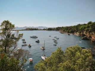 Découvrir la beauté du Sud de la France avec la location d'un bateau à La Ciotat.